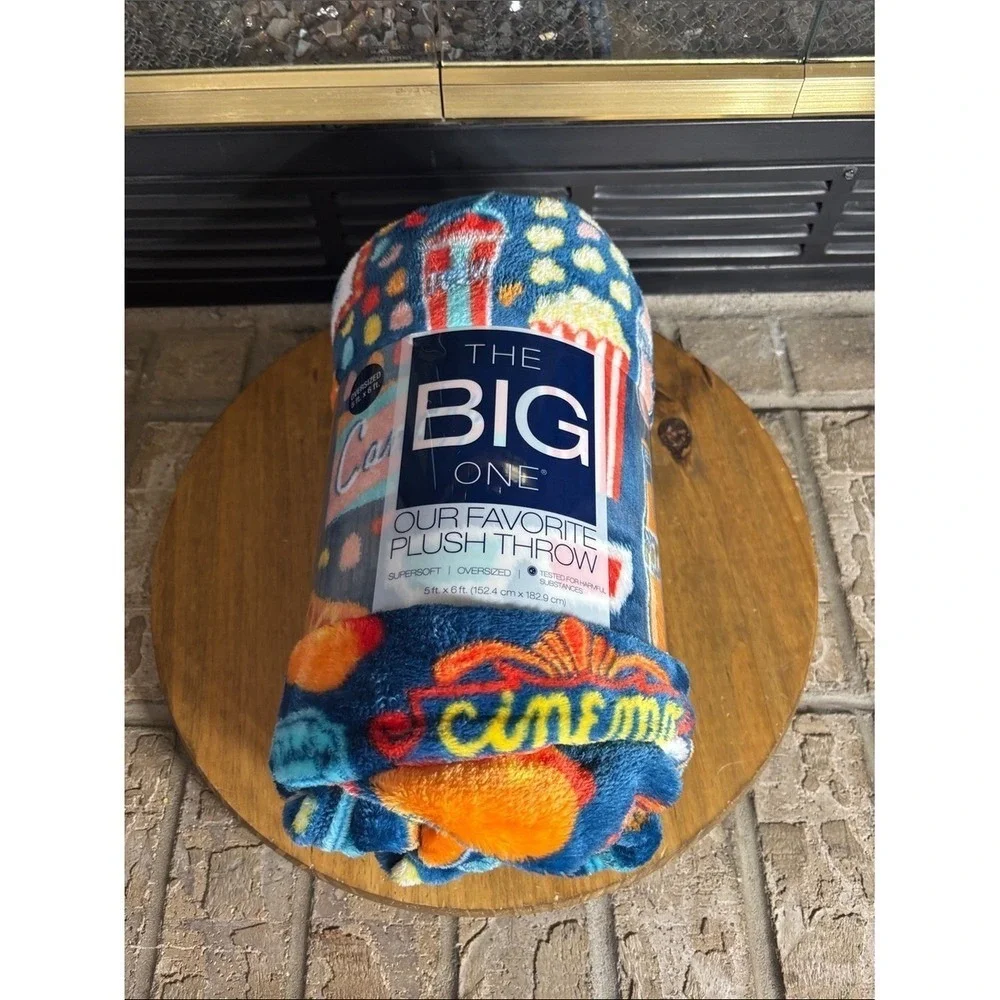 The Big One Movie Night Oversized Plush Throw Blanket 5x6' Pop Art GIFT NEW
